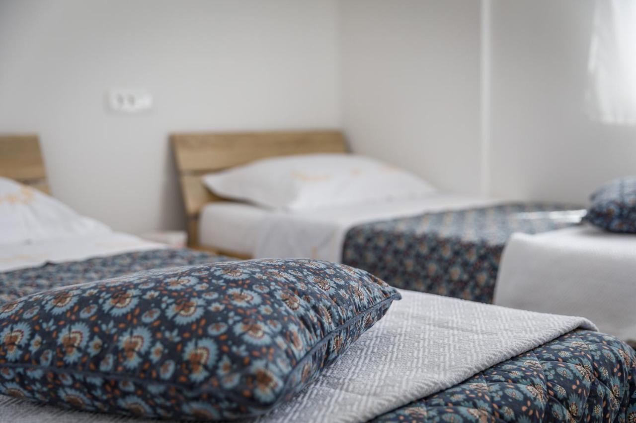 Apartmen Plus U Centru Blizu Plaze 奈维斯 外观 照片