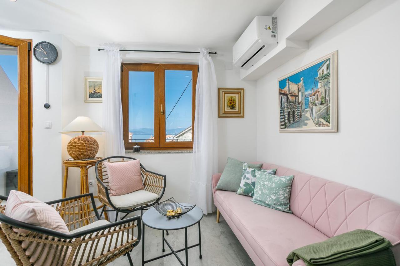 Apartmen Plus U Centru Blizu Plaze 奈维斯 外观 照片