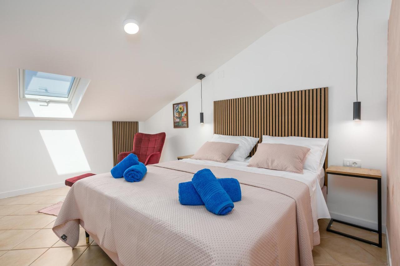 Apartmen Plus U Centru Blizu Plaze 奈维斯 外观 照片